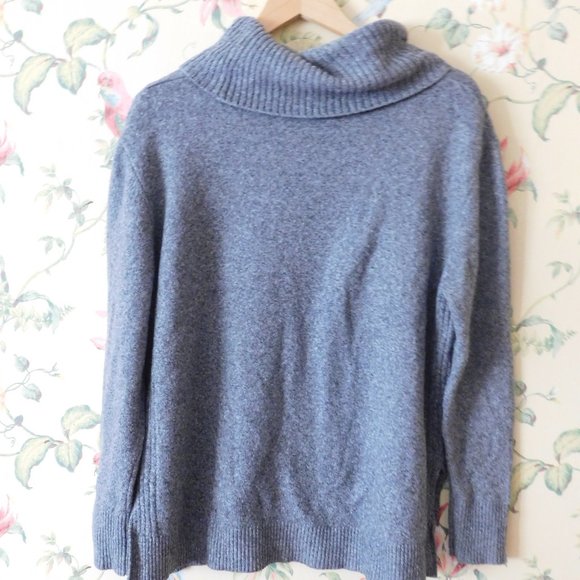 🎀 Oversized Gray Turtleneck - Picture 9 of 10